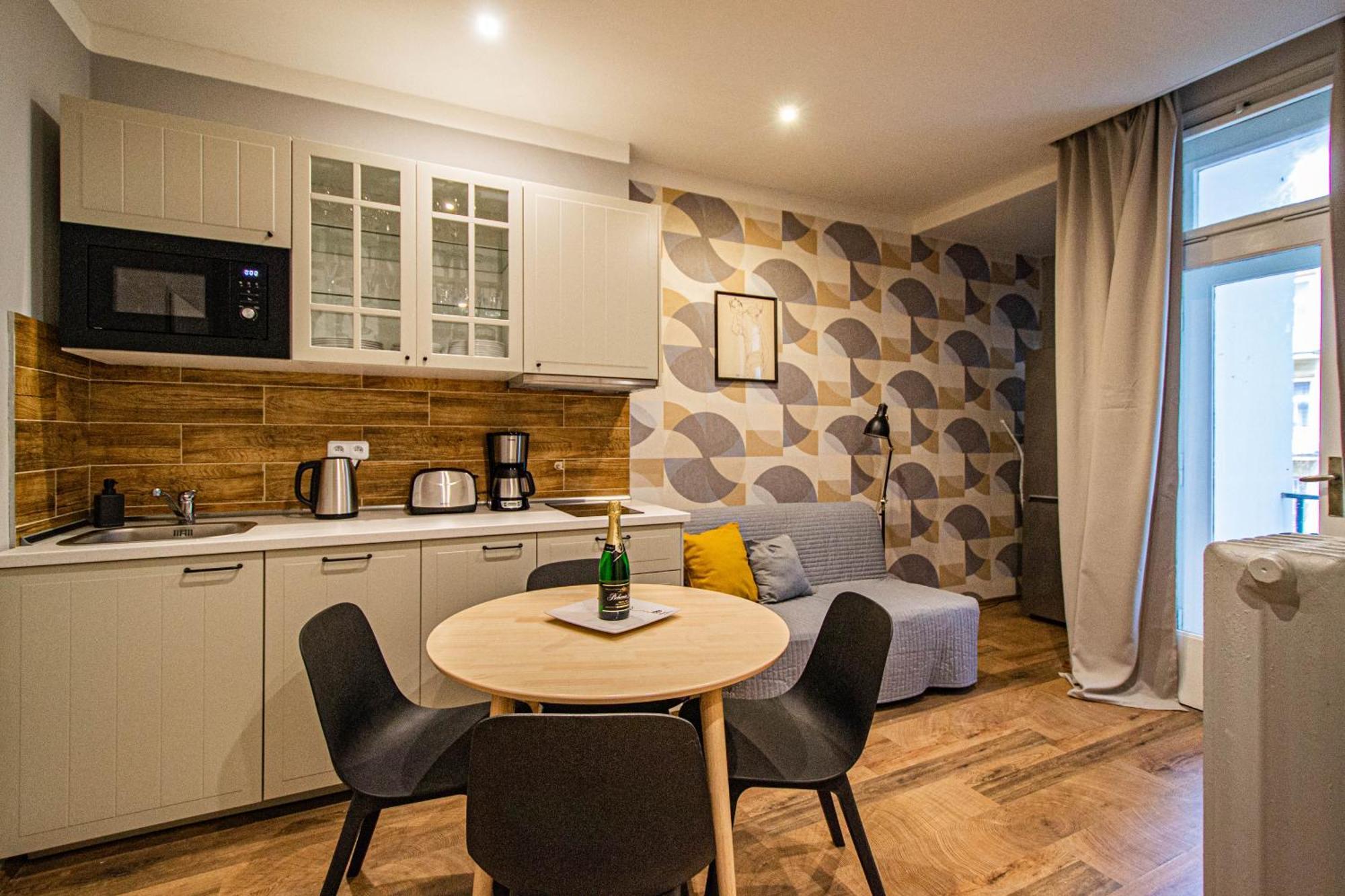 Cozy Studio In The Main City Center Prag Exteriör bild