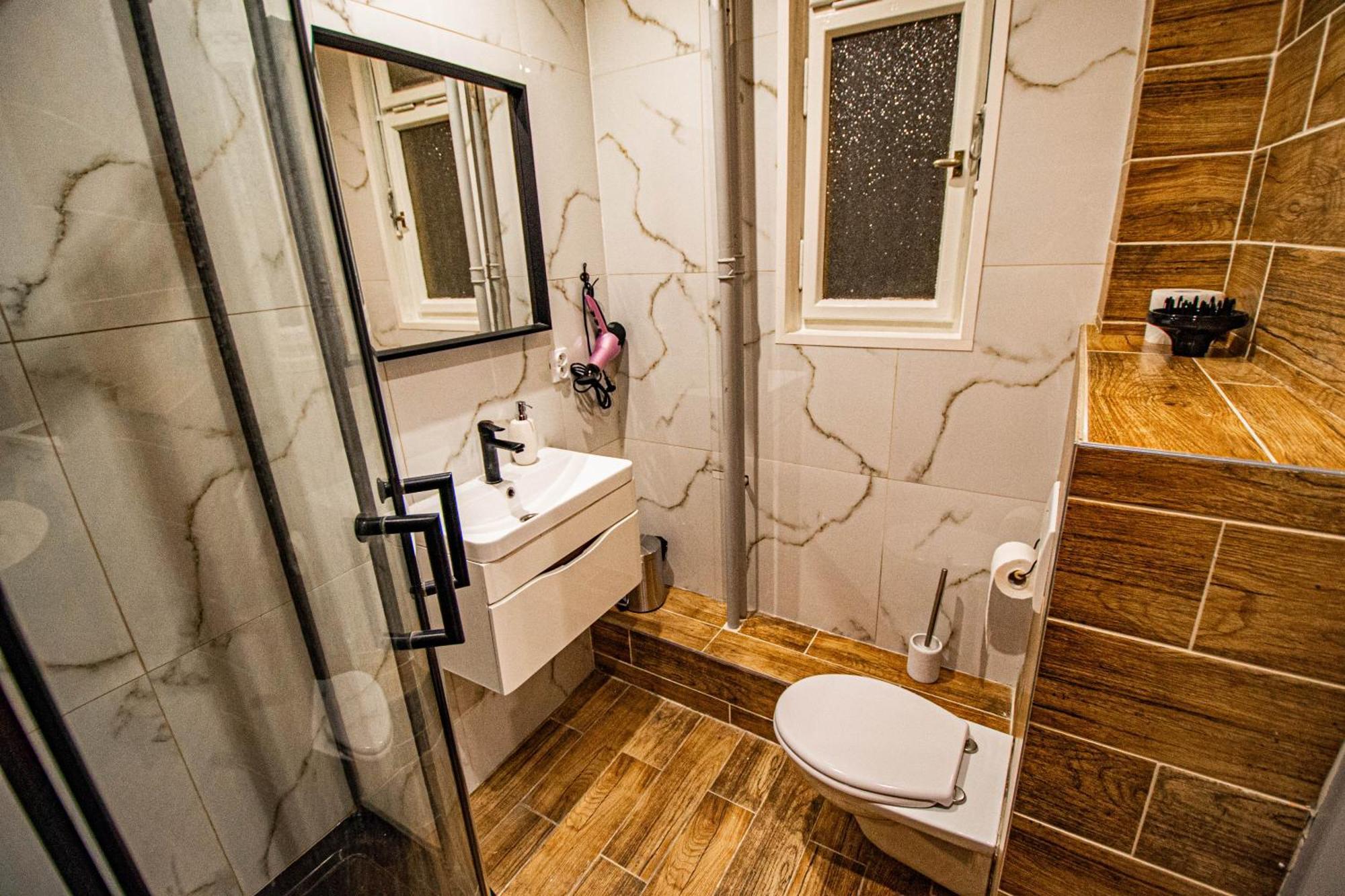 Cozy Studio In The Main City Center Prag Exteriör bild
